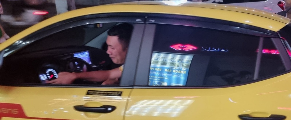 NSND Xuân Bắc quên ví, được tài xế tặng luôn tiền taxi - 1 NSND Xuân Bắc quên ví, được tài xế tặng luôn tiền taxi - 1