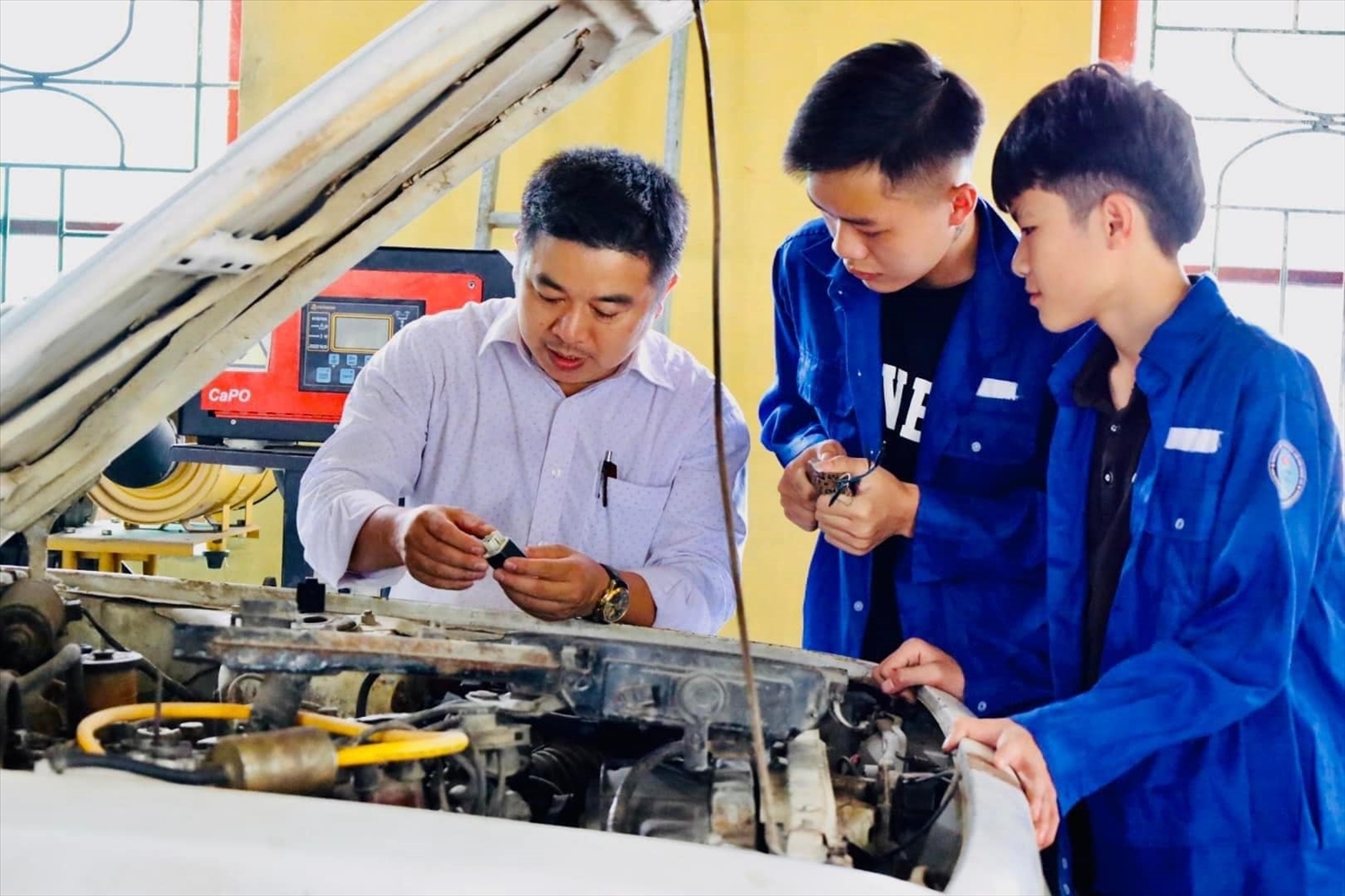 Một lớp đào tạo nghề cơ khí tại trường Trung cấp dân tộc nội trú Nghệ An Một lớp đào tạo nghề cơ khí tại trường Trung cấp dân tộc nội trú Nghệ An
