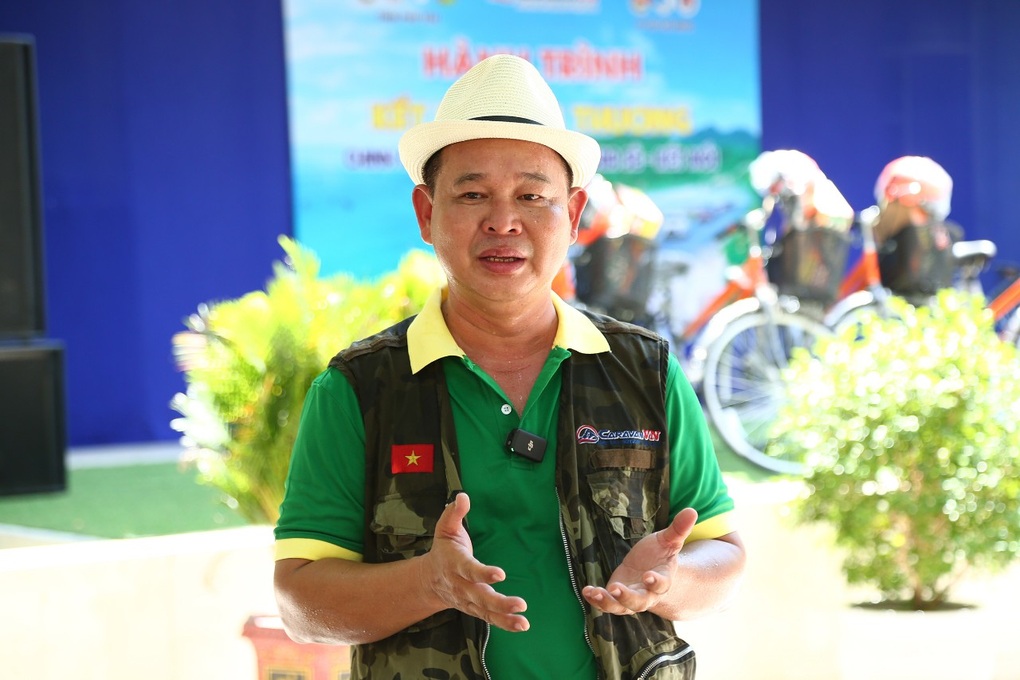 Người đàn ông lên chức cao, làm chủ doanh nghiệp nhờ tên độc lạ - 1 Người đàn ông lên chức cao, làm chủ doanh nghiệp nhờ tên độc lạ - 1