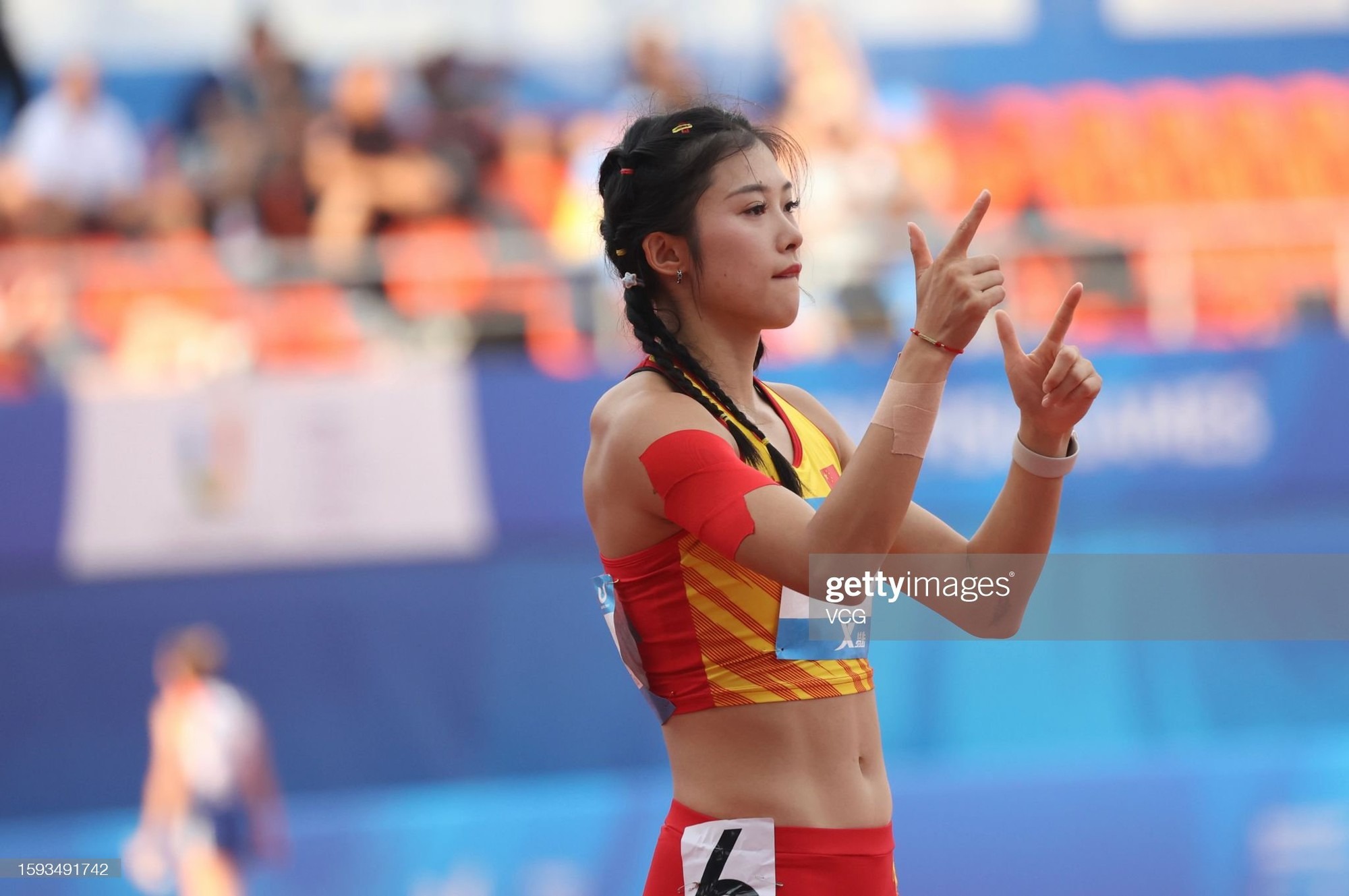 Nhan sắc ngọt ngào của người đẹp điền kinh đất nước tỷ dân chạy 100 m rào tốt nhất châu Á 2024- Ảnh 1. Nhan sắc ngọt ngào của người đẹp điền kinh đất nước tỷ dân chạy 100 m rào tốt nhất châu Á 2024- Ảnh 1.