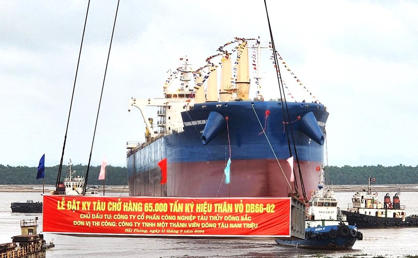 Hôm 11/5, sau khi hạ thủy tàu hàng rời 65.000 tấn mang tên “Trường Minh Dream 01”, đóng tàu Nam Triệu tiếp tục đặt ky đóng mới con tàu thứ 2 có trọng tải tương tự.