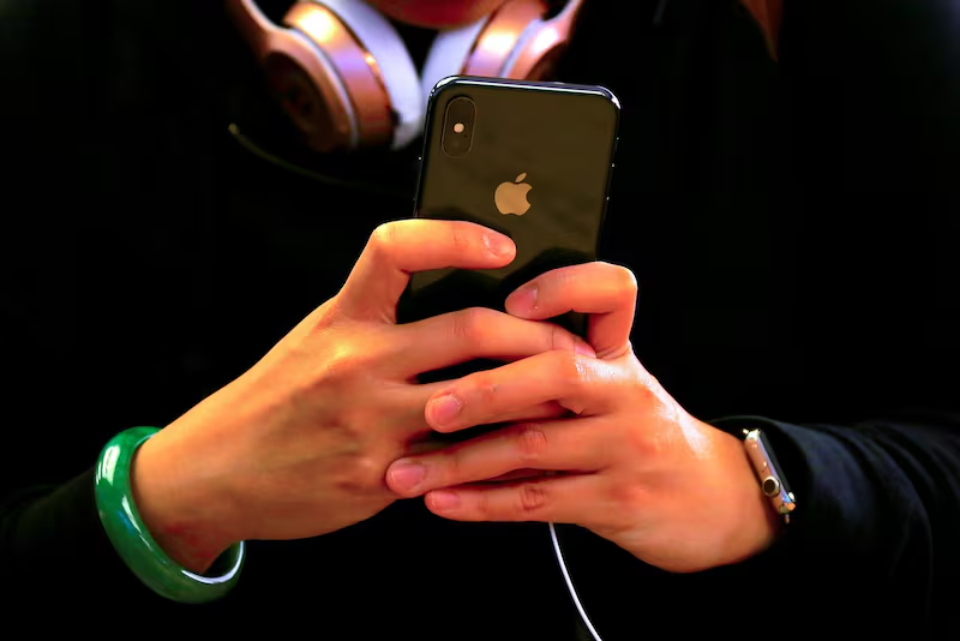 Những cách giúp cai nghiện smartphone- Ảnh 1. Nghiện smartphone có thể ảnh hưởng đến sức khỏe tinh thần