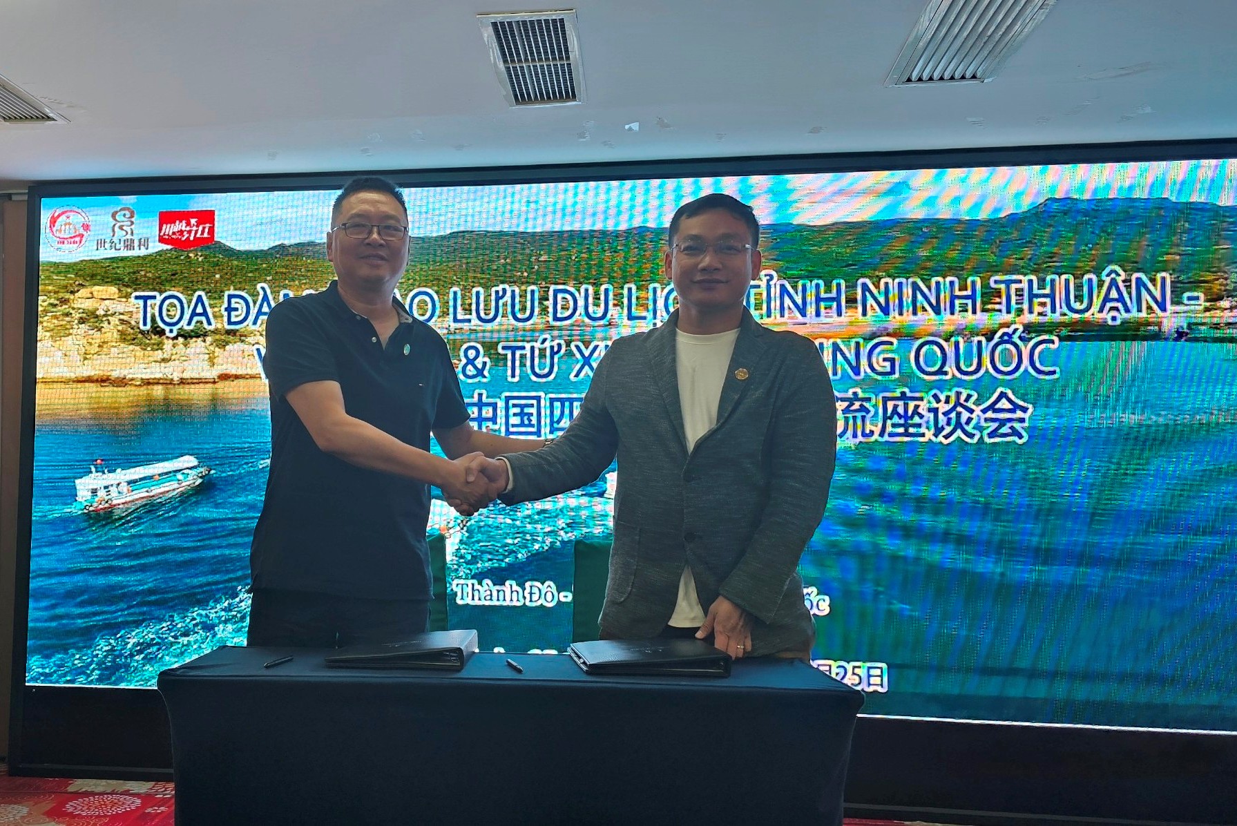 Ninh Thuận xúc tiến, quảng bá du lịch tại Trung Quốc- Ảnh 1. Ninh Thuận xúc tiến, quảng bá du lịch tại Trung Quốc- Ảnh 1.