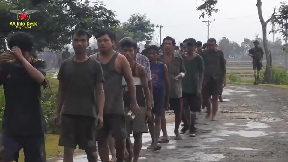 Phiến quân Myanmar bắt hàng trăm quân nhân