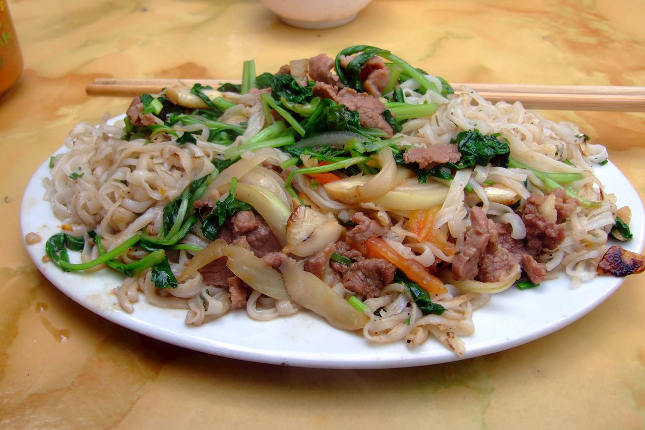 Phở trộn, nộm và gỏi gà của Việt Nam lọt Top 100 món trộn ngon nhất thế giới- Ảnh 1. Phở trộn xếp thứ 29 - Ảnh: TasteAtlas