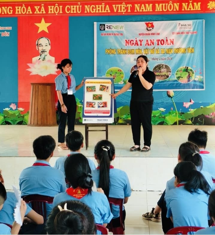 RENEW truyền thông phòng chống tai nạn bom mìn cho học sinh Quảng Trị và Quảng Ngãi