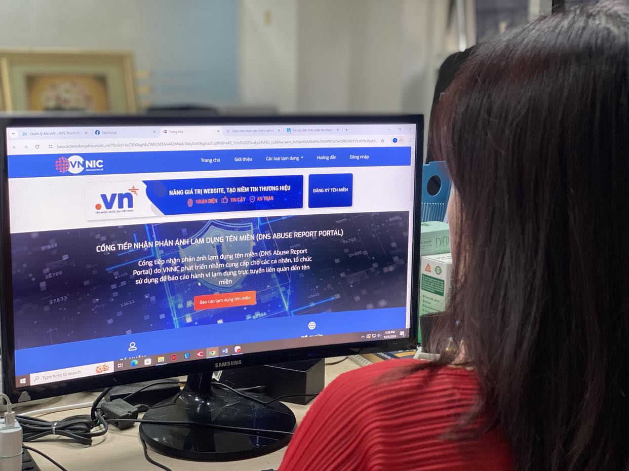Ra mắt Cổng tiếp nhận phản ánh lạm dụng tên miền- Ảnh 1. Cổng tiếp nhận phản ánh lạm dụng tên miền hoạt động từ ngày 14.5