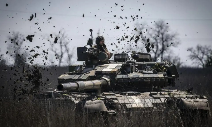 Xe tăng T-80 Ukraine. Ảnh: BQP Ukraine