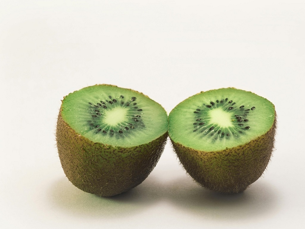 Ăn trái kiwi thường xuyên sẽ góp phần giúp kiểm soát huyết áp