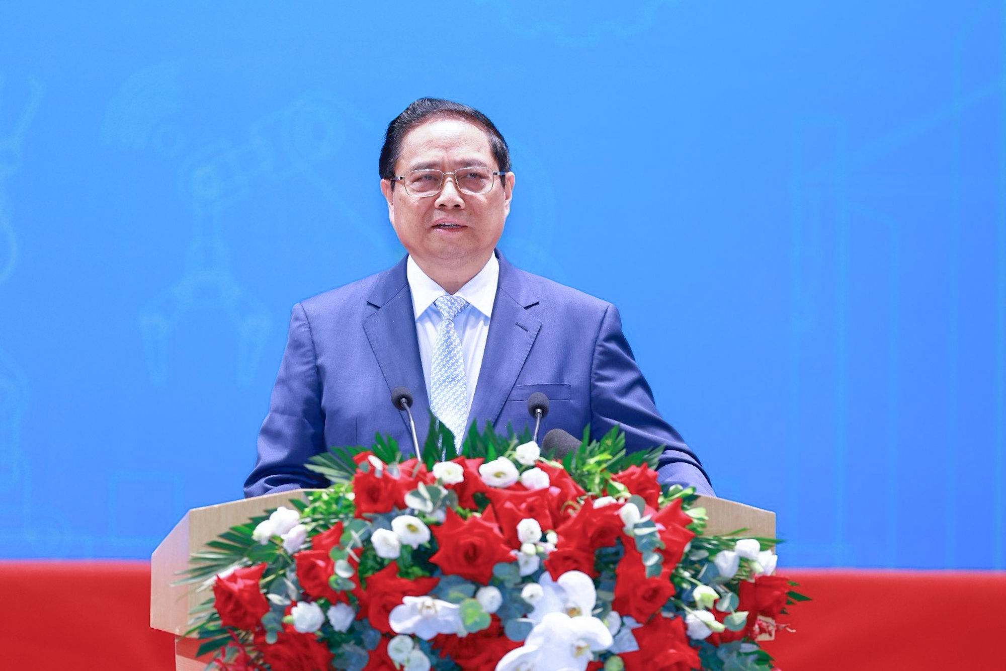 Thủ tướng: Tăng năng suất lao động là vấn đề sống còn của quốc gia- Ảnh 1. Thủ tướng: Tăng năng suất lao động là vấn đề sống còn của quốc gia- Ảnh 1.