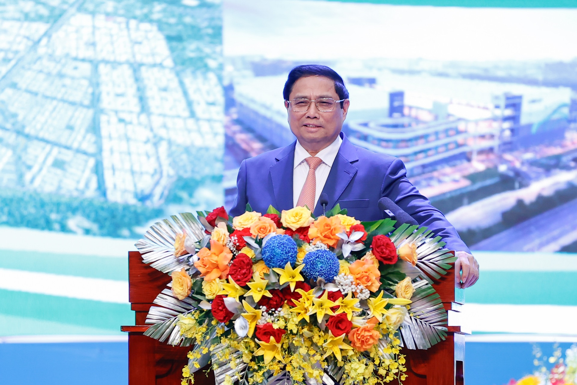 Thủ tướng: Tây Ninh có 'thiên thời, địa lợi, nhân hòa' để tăng tốc phát triển nhanh, bền vững- Ảnh 1.