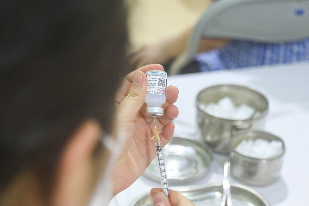 Theo hướng dẫn mới nhất của Bộ Y tế, có 5 trường hợp cần tiêm và tiêm nhắc lại vắc xin Covid-19