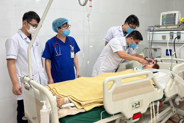 Thông tin mới nhất về nữ bác sĩ trẻ bị đột quỵ, hôn mê sâu sau kỳ nghỉ lễ - Ảnh 2. Thông tin mới nhất về nữ bác sĩ trẻ bị đột quỵ, hôn mê sâu sau kỳ nghỉ lễ - Ảnh 2.