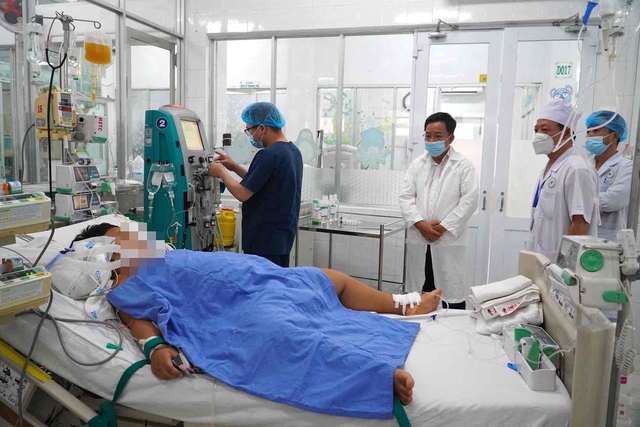 Thông tin mới nhất vụ 328 người bị ngộ độc nghi ăn bánh mì ở Đồng Nai: 2 bệnh nhi biến nặng, phải lọc máu - Ảnh 2. Thông tin mới nhất vụ 328 người bị ngộ độc nghi ăn bánh mì ở Đồng Nai: 2 bệnh nhi biến nặng, phải lọc máu - Ảnh 2.