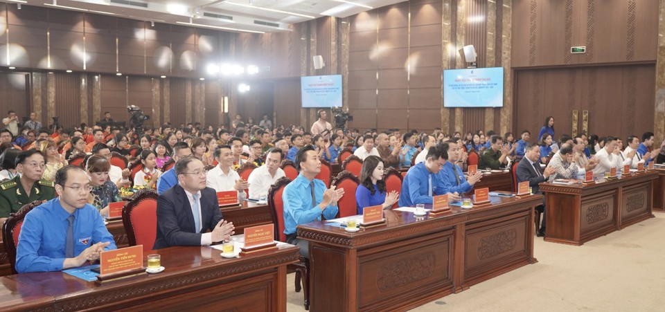 Các đại biểu tham dự chương trình
