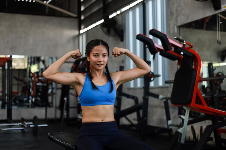 Ảnh: Freepik Nhịp thở tăng cao trong khi tập thể dục sẽ làm tăng khả năng hít phải các hạt ô nhiễm nếu có ở phòng gym - Ảnh: Freepik