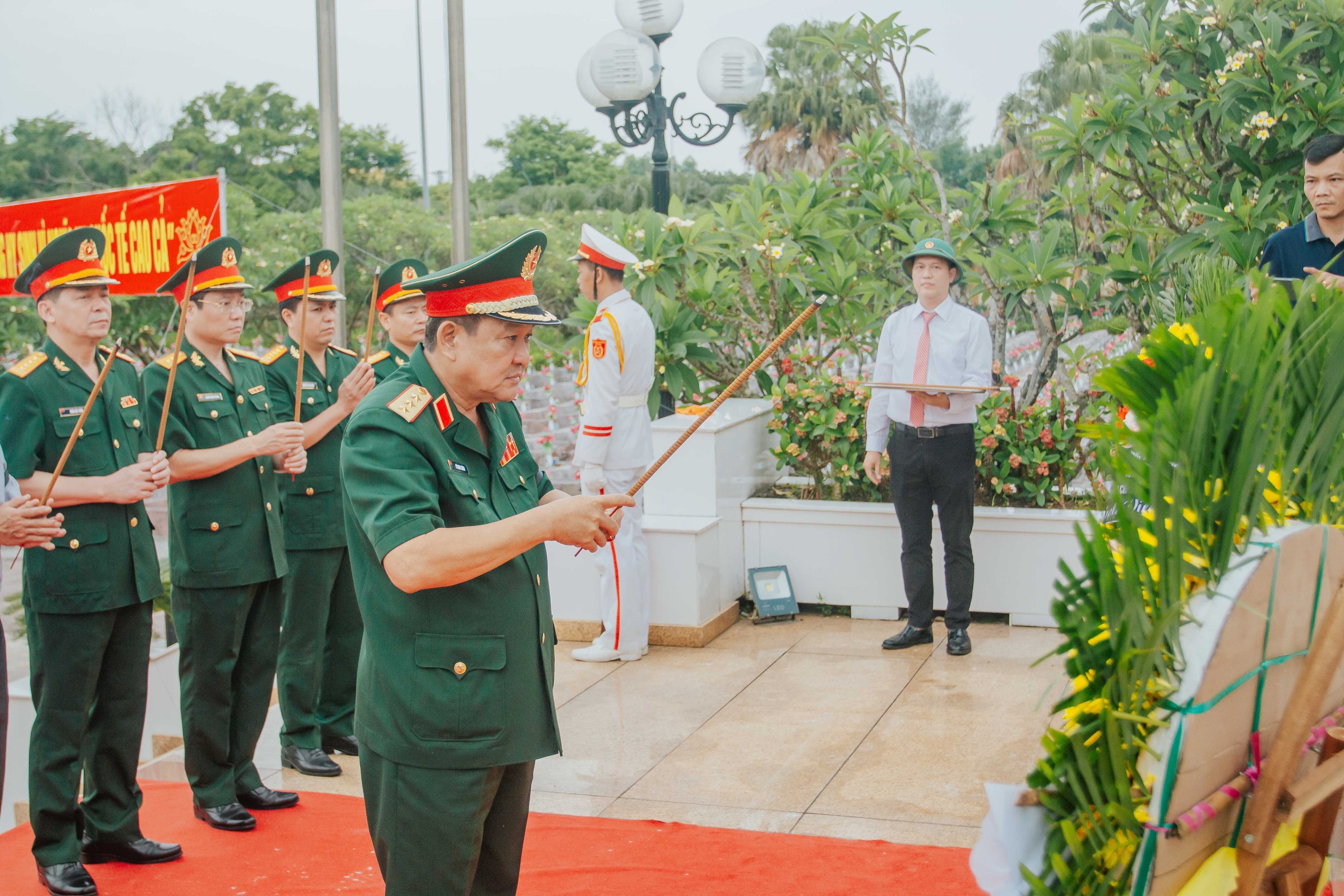 Quảng Bình: Tổ chức truy điệu, an táng 16 hài cốt liệt sĩ quy tập tại Lào- Ảnh 1.