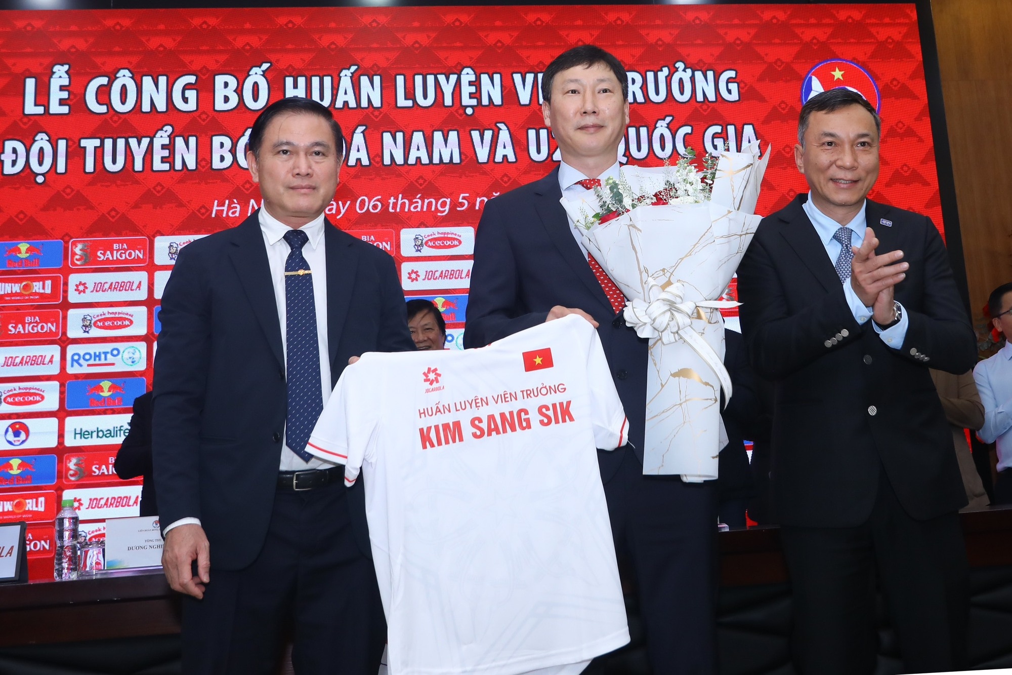 'Tôi tin tưởng vào triển vọng tiến bộ của bóng đá Việt Nam’- Ảnh 3.