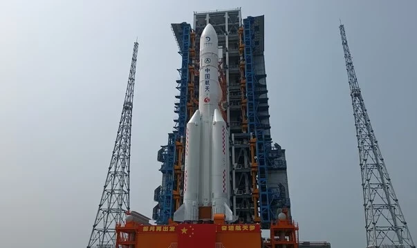 Chine : lancement de la sonde lunaire Chang'e 6