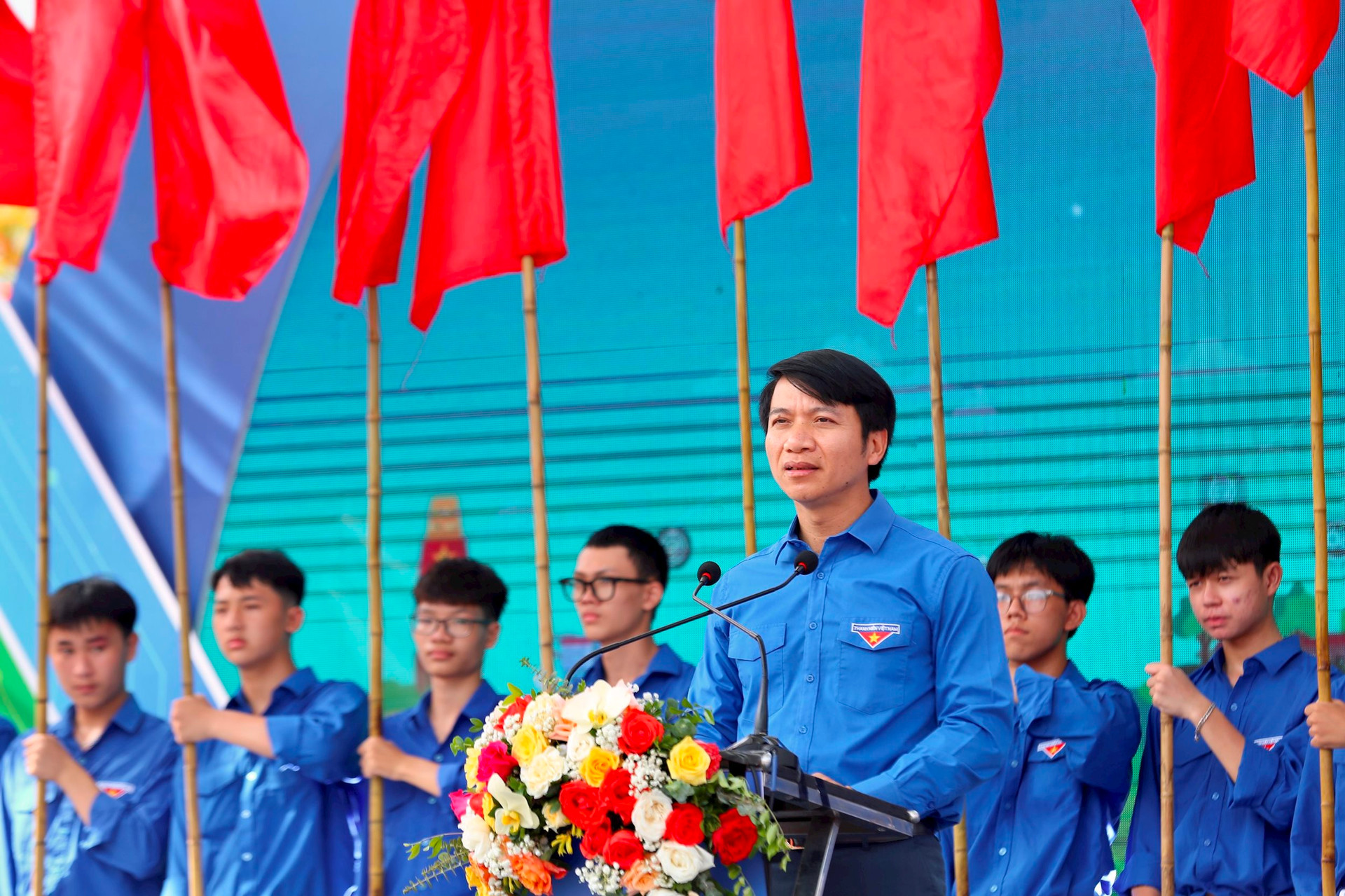 Trung ương Đoàn ra quân Chiến dịch Thanh niên tình nguyện Hè toàn quốc năm 2024 - Ảnh 1. Trung ương Đoàn ra quân Chiến dịch Thanh niên tình nguyện Hè toàn quốc năm 2024 - Ảnh 1.