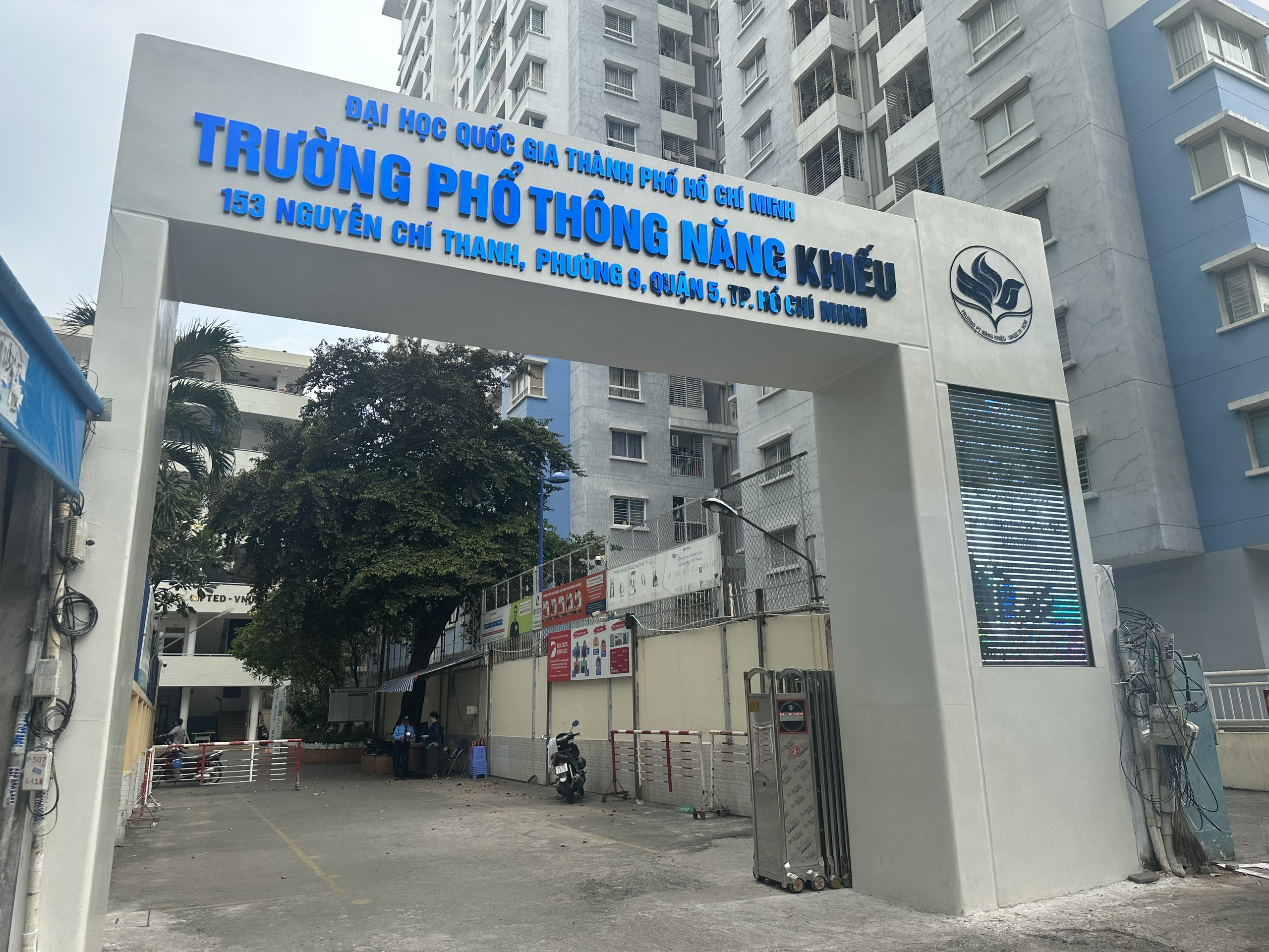 Trường THPT đầu tiên của TP.HCM công bố số thí sinh đăng ký dự thi lớp 10- Ảnh 1. Năm nay số thí sinh đăng ký dự thi lớp 10 Trường Phổ thông Năng khiếu tăng mạnh so với năm trước