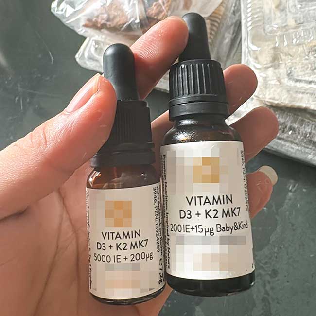 Uống nhầm vitamin D của người lớn, trẻ 6 tháng tuổi nhập viện cấp cứu- Ảnh 1. Uống nhầm vitamin D của người lớn, trẻ 6 tháng tuổi nhập viện cấp cứu- Ảnh 1.