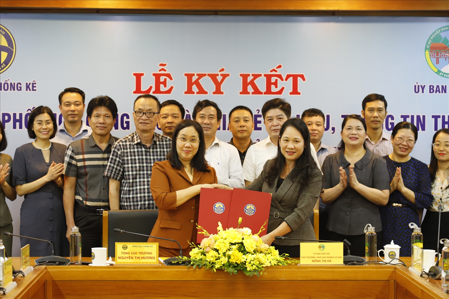 Thứ trưởng, Phó Chủ nhiệm UBDT Nông Thị Hà và Tổng cục trưởng TCTK Nguyễn Thị Hương ký kết quy chế phối hợp Thứ trưởng, Phó Chủ nhiệm UBDT Nông Thị Hà và Tổng cục trưởng TCTK Nguyễn Thị Hương ký kết quy chế phối hợp