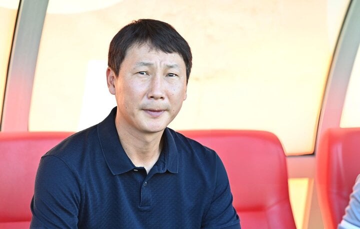 Ông Kim Sang-sik làm HLV tuyển Việt Nam, ký hợp đồng ngày 6/5.