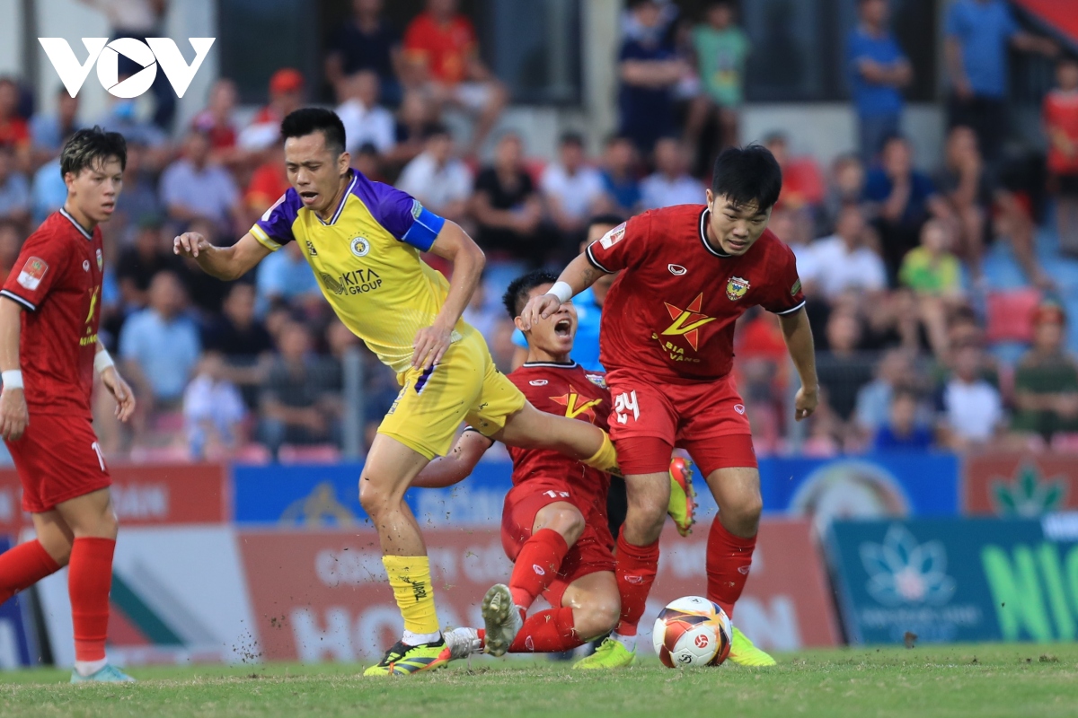 Đội hình tiêu biểu vòng 18 v-league 2023 2024 văn quyết sát cánh cùng quang hải hình ảnh 1 Doi hinh tieu bieu vong 18 v-league 2023 2024 van quyet sat canh cung quang hai hinh anh 1