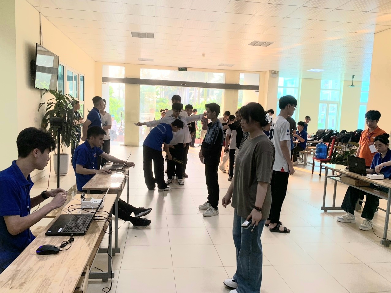 Vì sao nhiều thí sinh thấy điểm thi đánh giá tư duy TSA không như kỳ vọng?- Ảnh 2. Vì sao nhiều thí sinh thấy điểm thi đánh giá tư duy TSA không như kỳ vọng?- Ảnh 2.