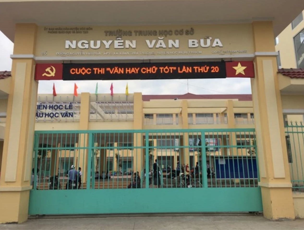 Trường THCS Nguyễn Văn Bứa, huyện Hóc Môn, phát đơn in sẵn nội dung xin không thi lớp 10 cho học sinh