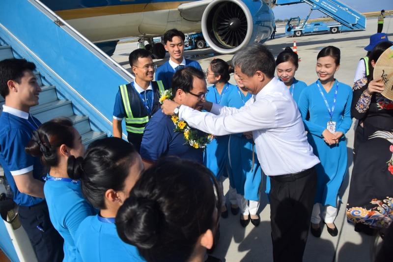 Chào đón chuyến bay thương mại thứ 300.000 đến sân bay Cam Ranh