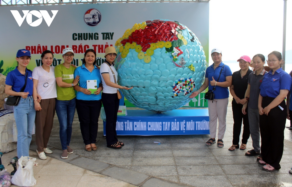 1.000 người dọn vệ sinh nhân ngày môi trường và tuần lễ biển và hải đảo việt nam hình ảnh 1 1.000 nguoi don ve sinh nhan ngay moi truong va tuan le bien va hai dao viet nam hinh anh 1