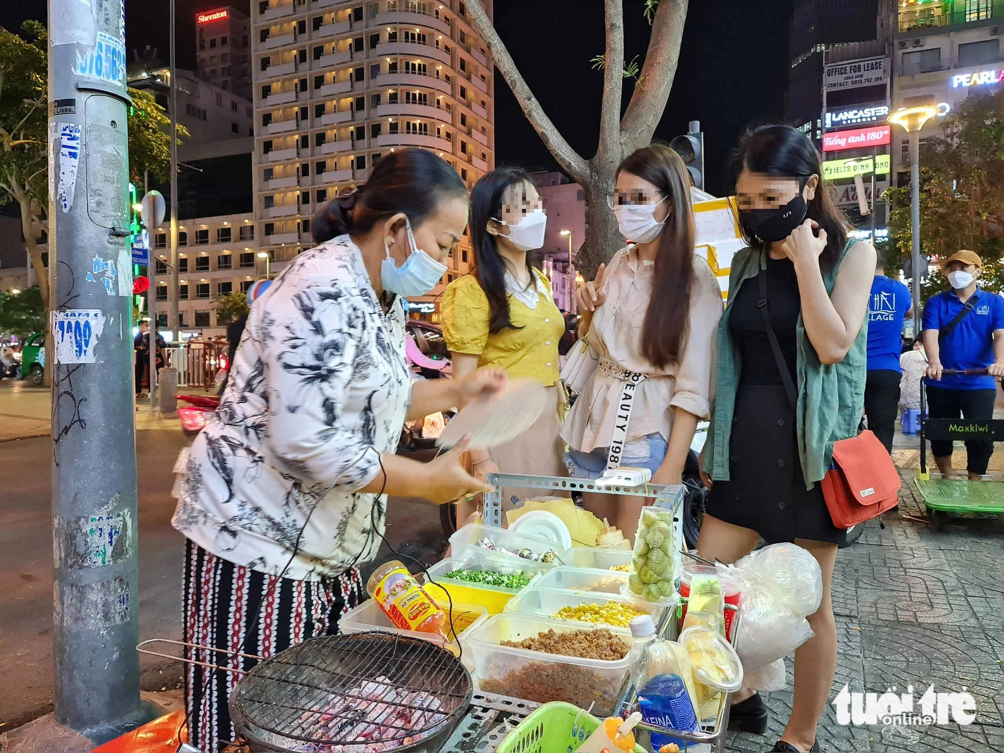 Dân mạng bàn rôm rả câu chuyện cô gái sống ở TP.HCM lương 10 triệu, tiết kiệm được 3 triệu- Ảnh 4. Để tiết kiệm, việc hạn chế tối đa các cuộc hẹn bên ngoài là cần thiết - Ảnh minh họa: TRIỆU VÂN