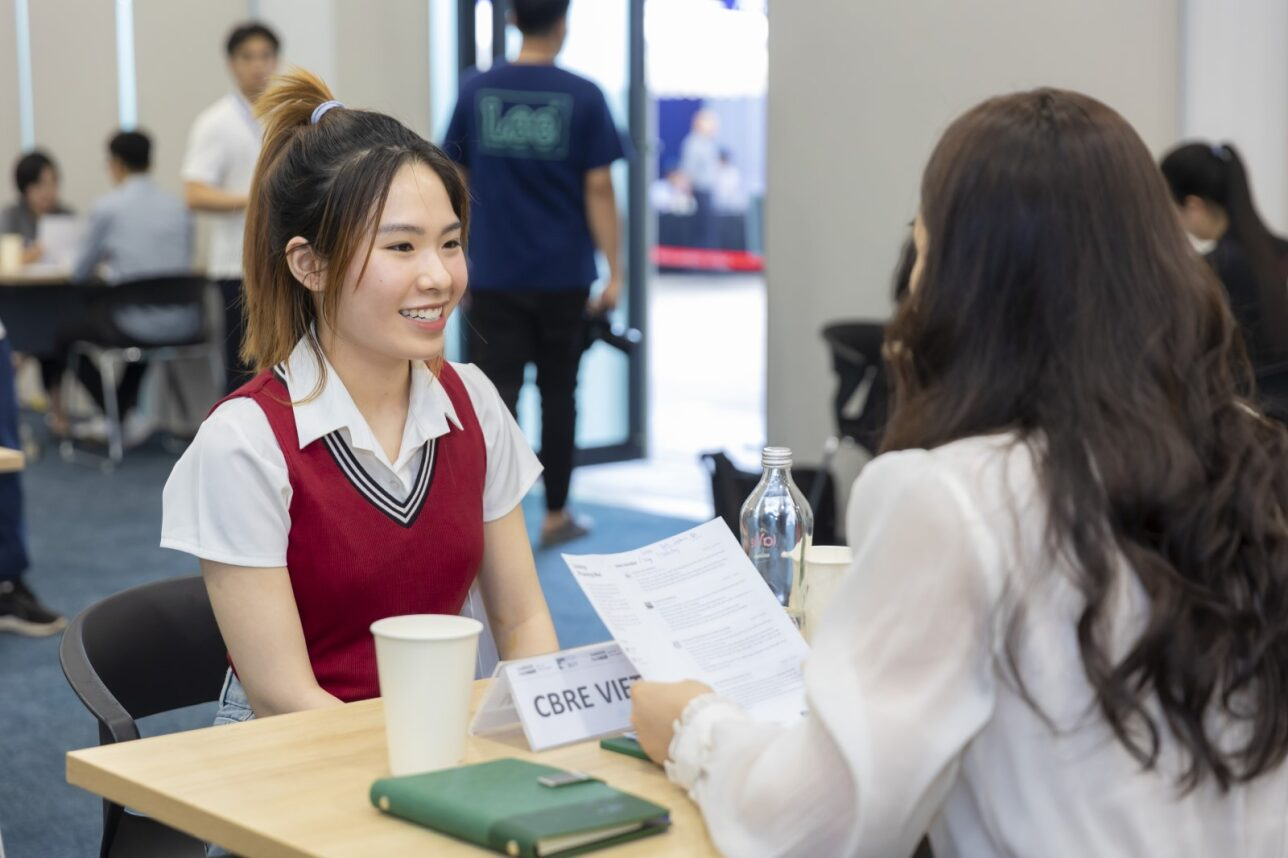 Sinh viên ‘tập dượt’ chinh phục nhà tuyển dụng thời 4.0 với trí tuệ nhân tạo (AI)- Ảnh 4. Sinh viên ‘tập dượt’ chinh phục nhà tuyển dụng thời 4.0 với trí tuệ nhân tạo (AI)- Ảnh 4.
