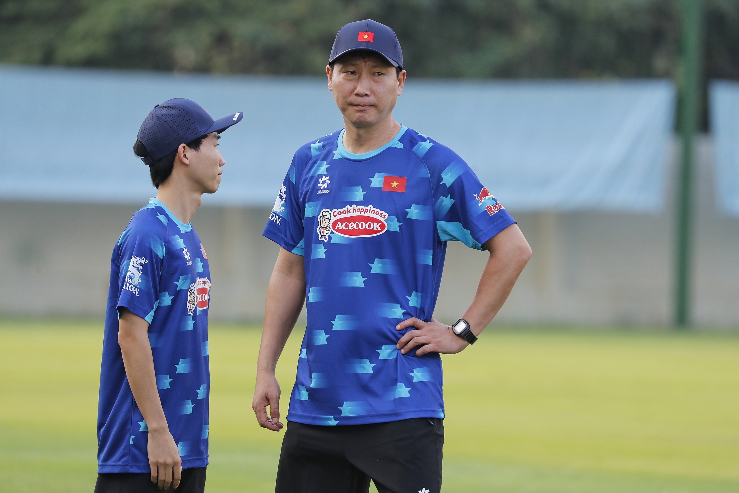 Đặng Văn Lâm - Nguyễn Filip: Nóng bỏng cuộc đua giữa 2 ‘gã khổng lồ’ tài năng- Ảnh 4. Đặng Văn Lâm - Nguyễn Filip: Nóng bỏng cuộc đua giữa 2 ‘gã khổng lồ’ tài năng- Ảnh 4.
