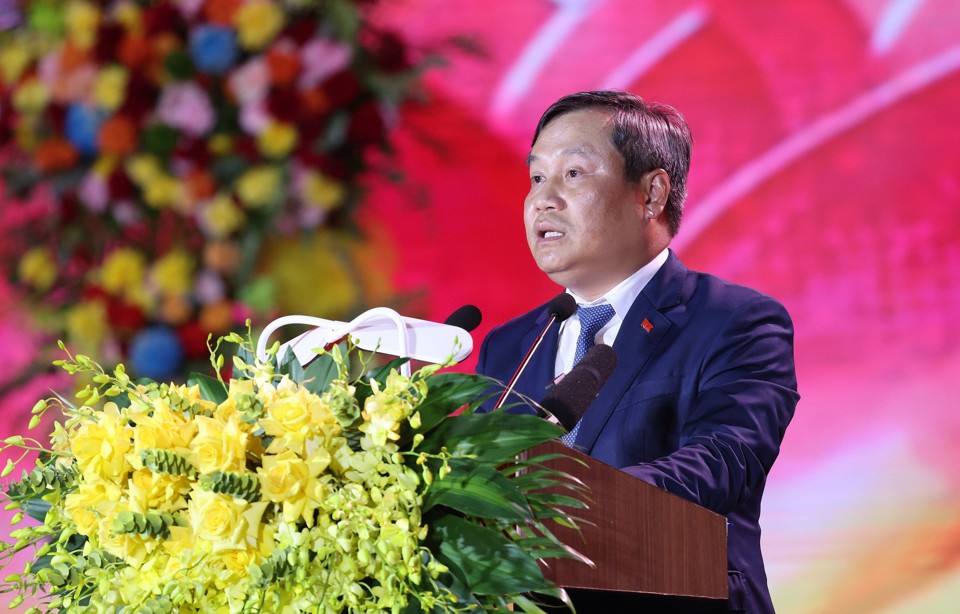 Đồng chi Vũ Đại Thắng, Ủy viên Trung ương Đảng, Bí thư Tỉnh ủy, Trưởng Đoàn Đại biểu Quốc hội tỉnh Quảng Bình trình bày diễn văn kỷ niệm - Ảnh: VGP/Nhật Bắc