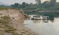 Bờ sông Chảy sạt lở nghiêm trọng do hoạt động khai thác cát