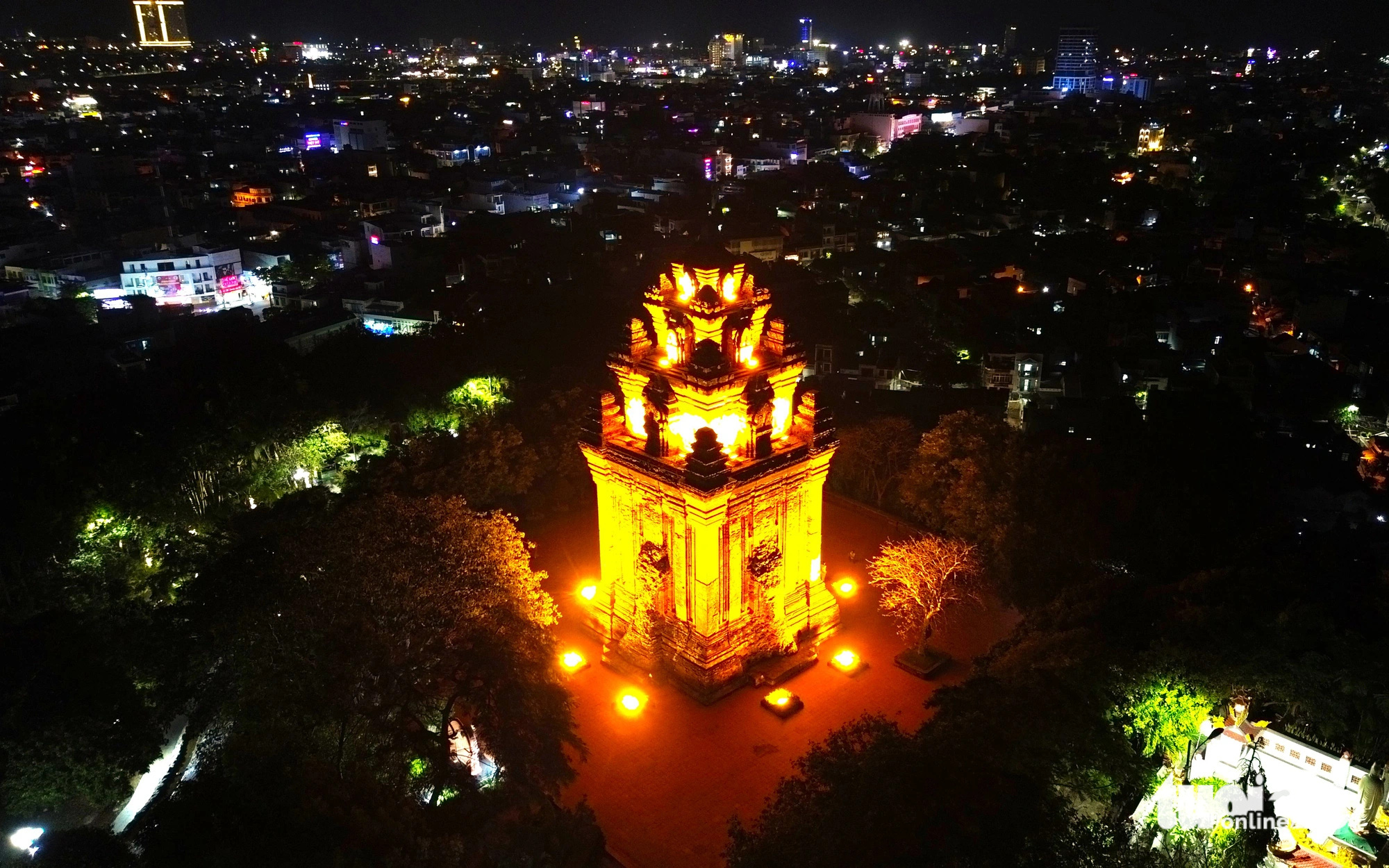 Mùa du lịch hè năm nay, Phú Yên sẽ khôi phục chương trình biểu diễn nghệ thuật ở Tháp Nhạn, một địa điểm du lịch vô cùng nổi tiếng ở tỉnh này - Ảnh: NGUYỄN HOÀNG Mùa du lịch hè năm nay, Phú Yên sẽ khôi phục chương trình biểu diễn nghệ thuật ở di tích quốc gia đặc biệt Tháp Nhạn - Ảnh: NGUYỄN HOÀNG