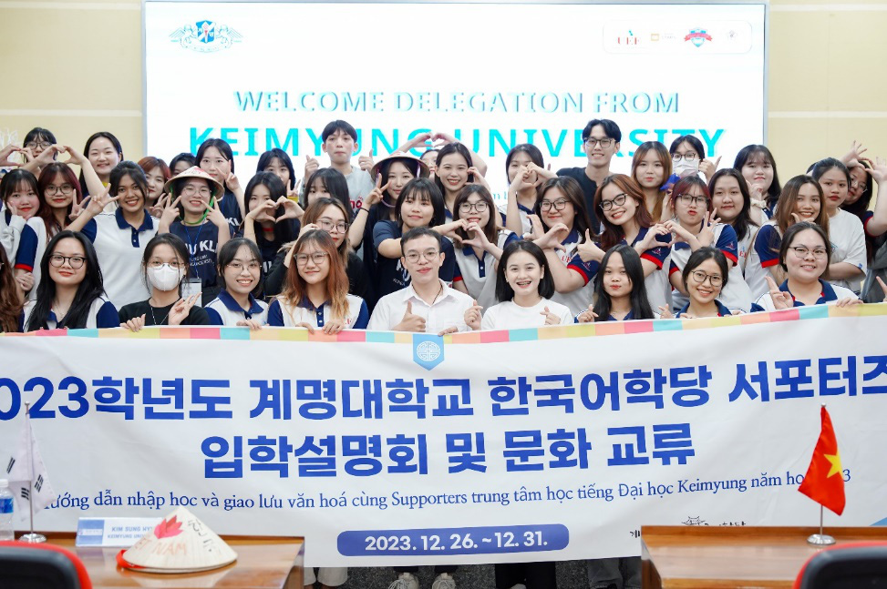 Học ngôn ngữ Hàn Quốc để khám phá xứ sở kim chi- Ảnh 5. Tăng cường gắn kết doanh nghiệp, hợp tác quốc tế tạo môi trường thực chiến chất lượng