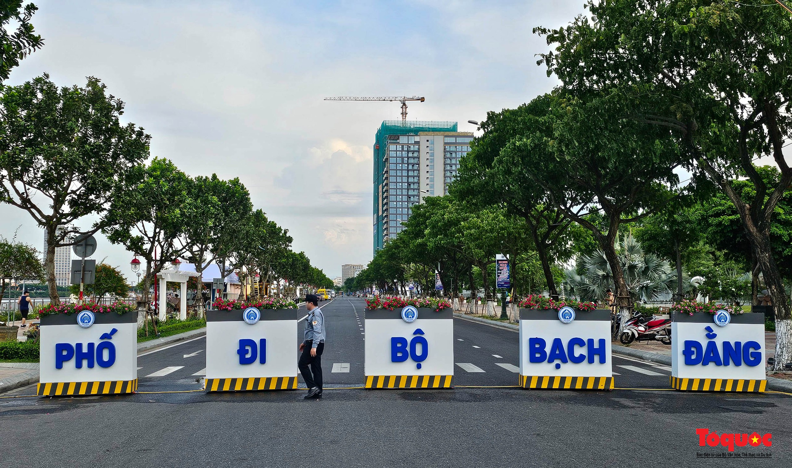 Đà Nẵng khai trương phố đi bộ Bạch Đằng - Ảnh 12. Đà Nẵng khai trương phố đi bộ Bạch Đằng - Ảnh 12.