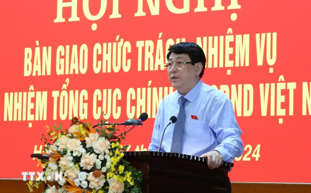Đại tướng Lương Cường phát biểu tại Hội nghị. (Ảnh: Hồng Pha/TTXVN phát) ttxvn_0706_tong cuc chinh tri (2).jpg