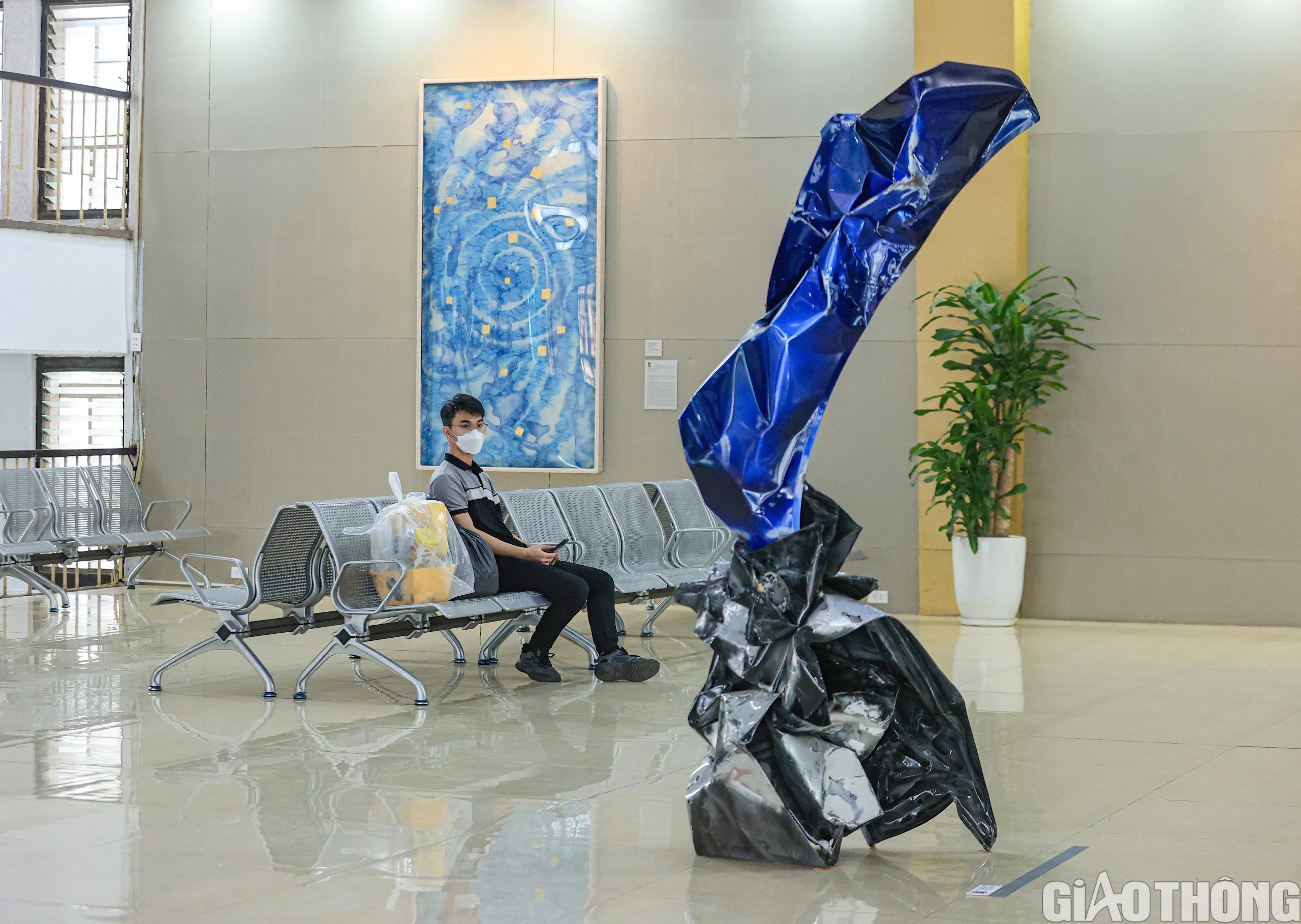 Khách đi tàu bất ngờ ga Hà Nội Khách đi tàu bất ngờ ga Hà Nội