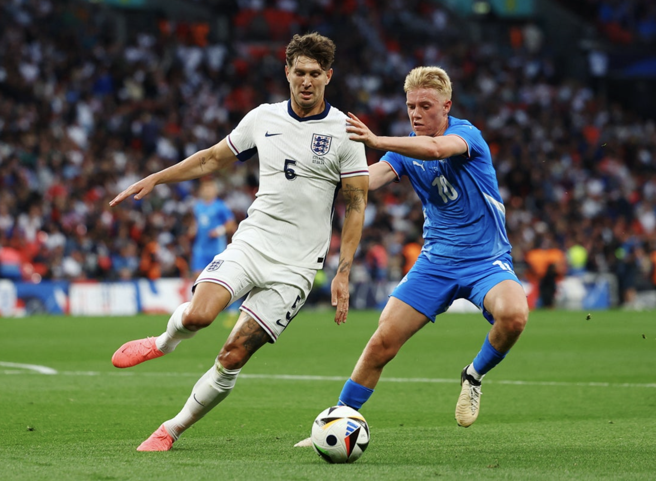 HLV Southgate bị la ó trên sân Wembley, Ronaldo đã tập trung cùng Bồ Đào Nha - Ảnh 2. HLV Southgate bị la ó trên sân Wembley, Ronaldo đã tập trung cùng Bồ Đào Nha - Ảnh 2.