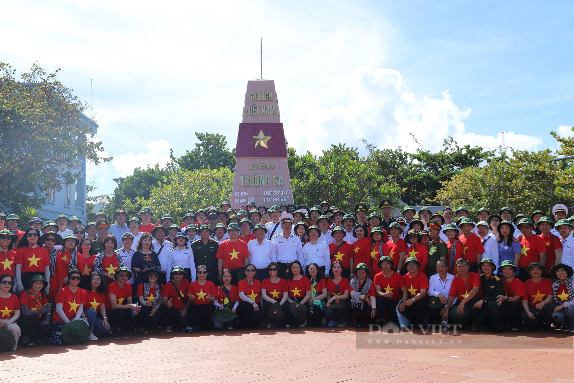 Hình ảnh thiêng liêng lễ diễu binh ở Thị trấn Trường Sa- Ảnh 13. Hình ảnh thiêng liêng lễ diễu binh ở Thị trấn Trường Sa- Ảnh 13.