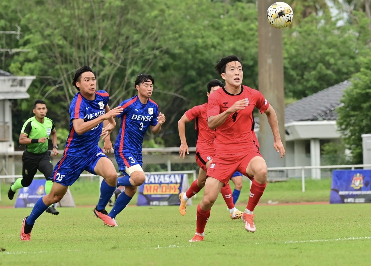 Đàn em Son Heung-min gục ngã, thủ môn Việt Nam được vinh danh ở giải châu Á- Ảnh 2. Đàn em Son Heung-min gục ngã, thủ môn Việt Nam được vinh danh ở giải châu Á- Ảnh 2.