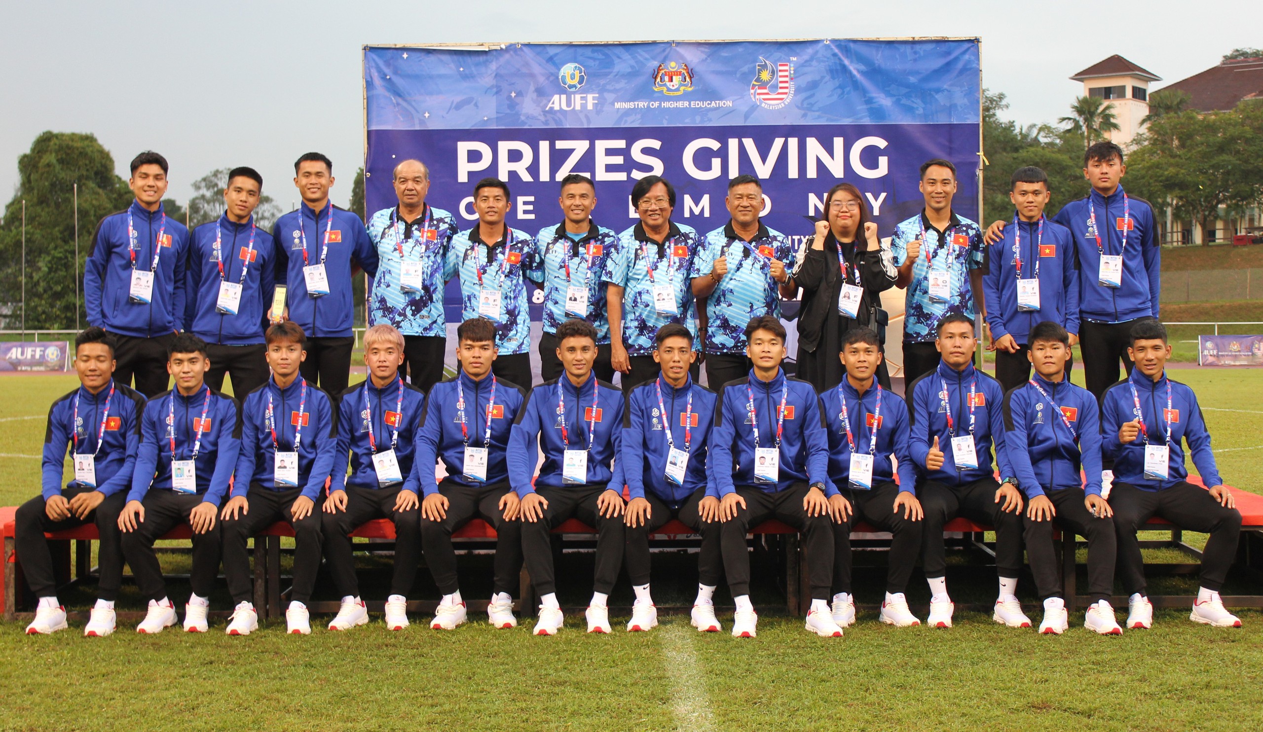 Đàn em Son Heung-min gục ngã, thủ môn Việt Nam được vinh danh ở giải châu Á- Ảnh 7. Đàn em Son Heung-min gục ngã, thủ môn Việt Nam được vinh danh ở giải châu Á- Ảnh 7.
