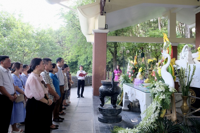 “Trao gửi yêu thương”: Lan tỏa tình yêu thương và sự ấm áp tới các hoàn cảnh khó khăn - Ảnh 3. “Trao gửi yêu thương”: Lan tỏa tình yêu thương và sự ấm áp tới các hoàn cảnh khó khăn - Ảnh 3.