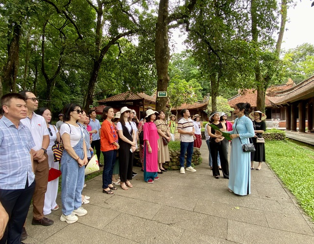 “Trao gửi yêu thương”: Lan tỏa tình yêu thương và sự ấm áp tới các hoàn cảnh khó khăn - Ảnh 9. “Trao gửi yêu thương”: Lan tỏa tình yêu thương và sự ấm áp tới các hoàn cảnh khó khăn - Ảnh 9.