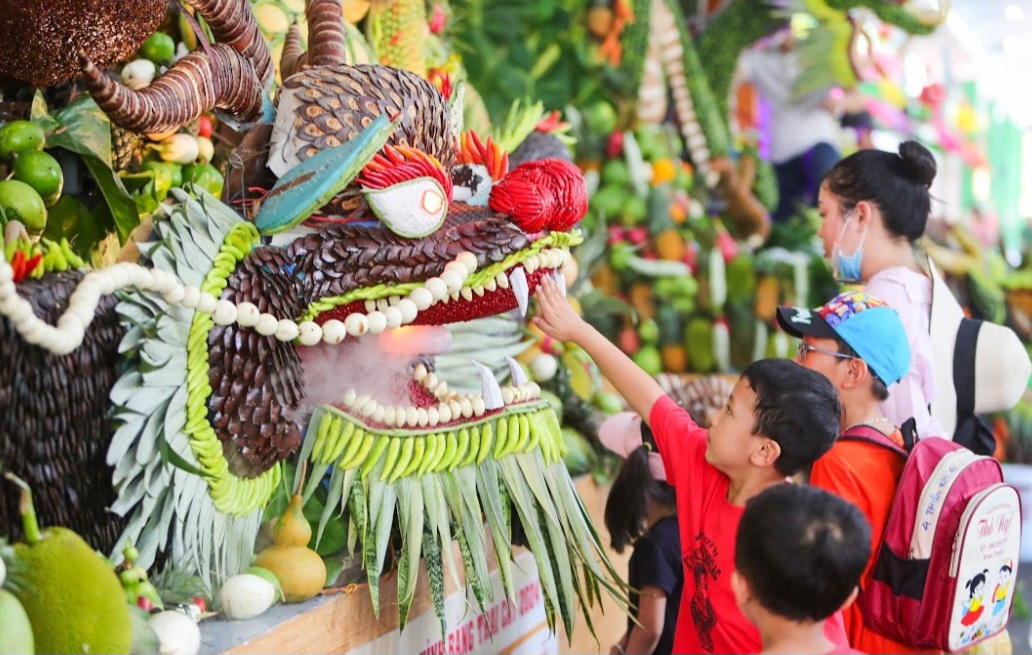 Tạo hình nghệ thuật bằng trái cây nhận giải thưởng nửa tỷ đồng- Ảnh 8. Tạo hình nghệ thuật bằng trái cây nhận giải thưởng nửa tỷ đồng- Ảnh 8.